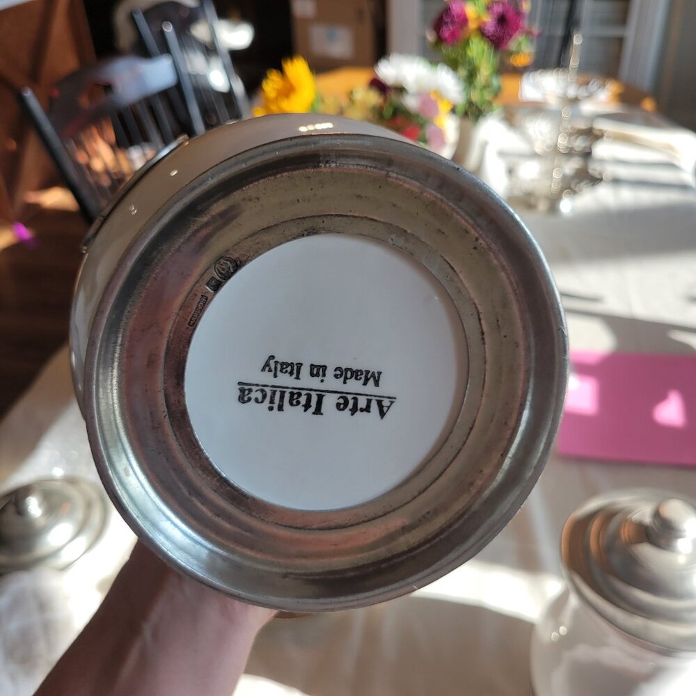 Canister